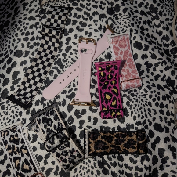 Apple Watch SE With Glitter Case 9 Bands And 2 Chargers - Picture 3 of 4